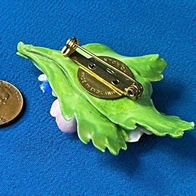 DENTON ENGLAND BOUQUET OF PORCELAIN CHINA FLOWERS PIN