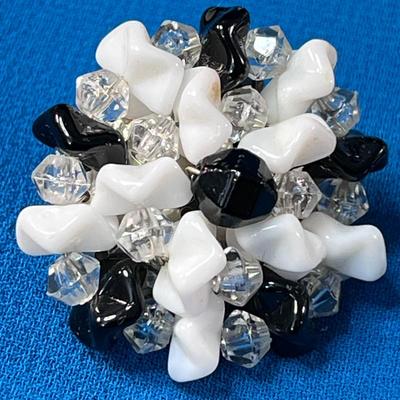 QUALITY â€œGERMANYâ€ CLUSTER STYLE CLIP-ON VINTAGE EARRINGS