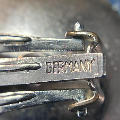 QUALITY â€œGERMANYâ€ CLUSTER STYLE CLIP-ON VINTAGE EARRINGS