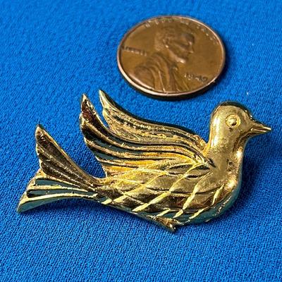 DOVE PIN SIGNED â€œOPAâ€ SHINY GOLD TONE