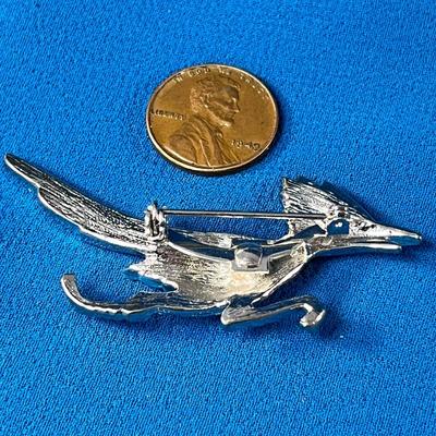 VINTAGE ROAD RUNNER PIN