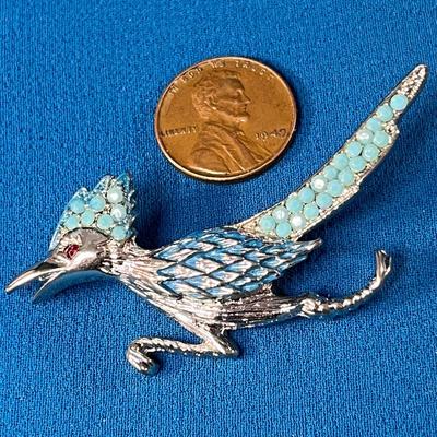 VINTAGE ROAD RUNNER PIN