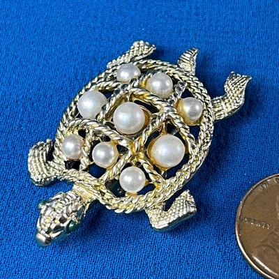 PEARLY TURTLE PIN BESET WITH FAUX PEARLS