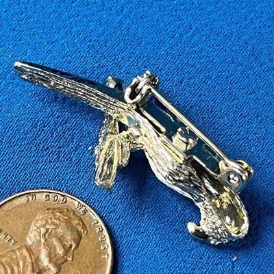 OLDER PERCHED ON BRANCH BIRDY PIN 