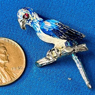 OLDER PERCHED ON BRANCH BIRDY PIN 