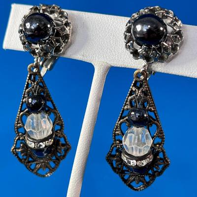 VINTAGE RHINESTONE FACETED BEAD FILIGREE DANGLE EARRINGS