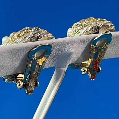 VINTAGE PEARL AND GOLDTONE CHAIN BUTTON EARRINGS