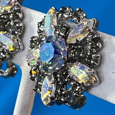 GLITTERY VINTAGE RHINESTONE EARRINGS