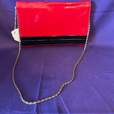 Vintage chain strap AndÃ© red clutch