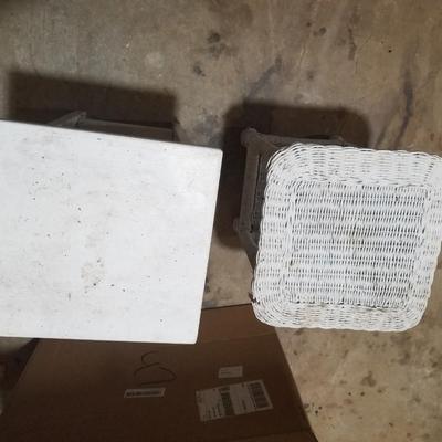 2 Side Tables