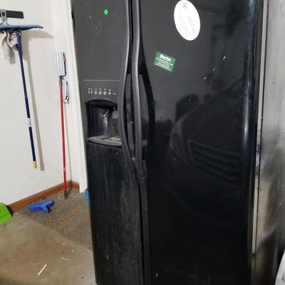 Refigerator