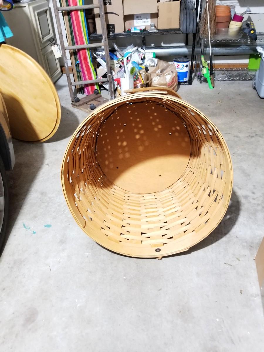 Extra Large Longaberger Basket with Lid