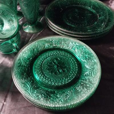 FOUR PLACE SETTING GREEN GLASS