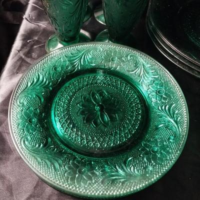FOUR PLACE SETTING GREEN GLASS