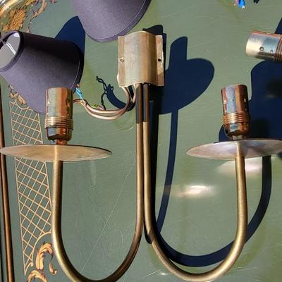 JIM LAWRENCE UK DOUBLE COTTAGE WALL LIGHT IN ANTIQUED BRASS