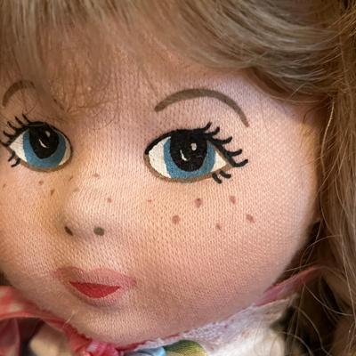 Robin Williams Sunbonnet Sue Doll