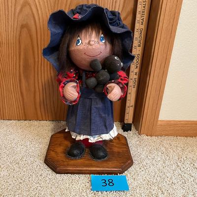 Sunbonnet Sue Doll Figure