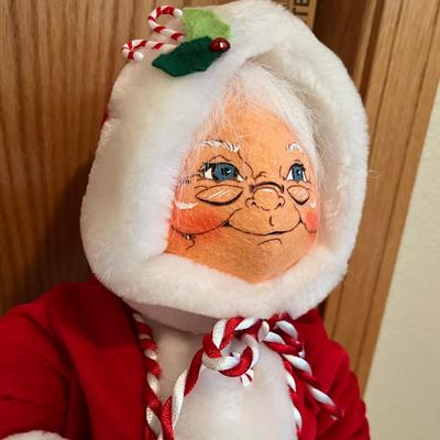 Anna Lee Doll Santa & Mrs. Claus Large size