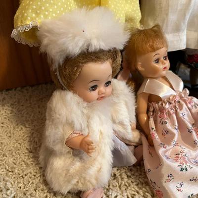 Lot of 6 Dolls