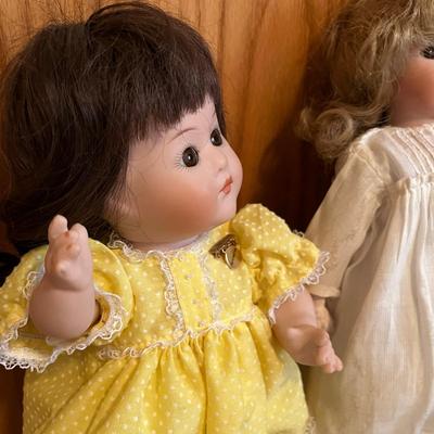 Lot of 6 Dolls