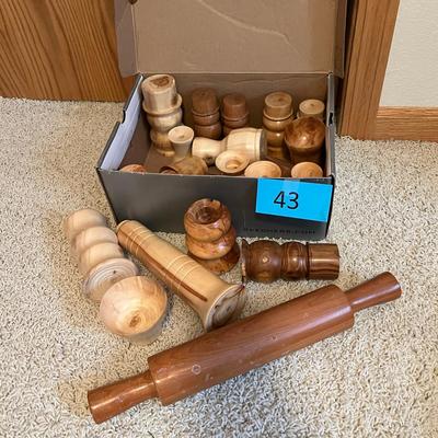 Lot of Wood items
