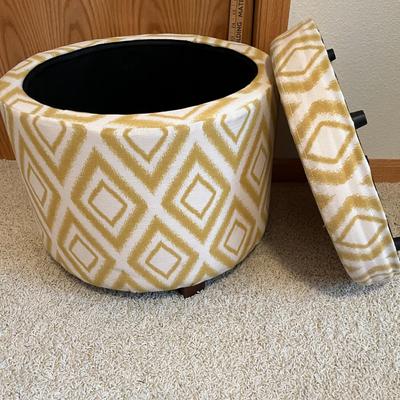 Rolling ottoman storage container