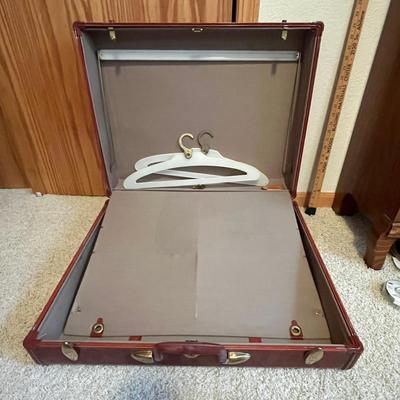 Vintage Hard side Suit case