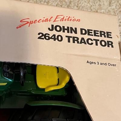 John Deere 2640 Tractor