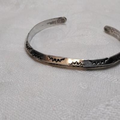 Vintage Zuni 925 2" Bracelet