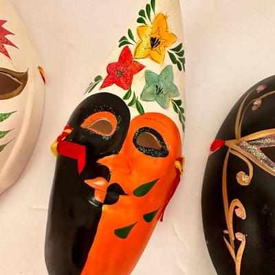 COLLECTIBLE MASK LOT