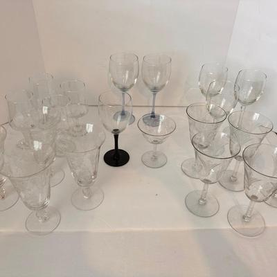 CLEAR GLASS STEMWARE LOT 