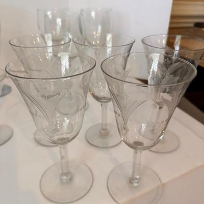 CLEAR GLASS STEMWARE LOT 