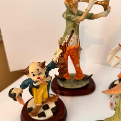 COLLECTIBLE CLOWN STATUE LOT