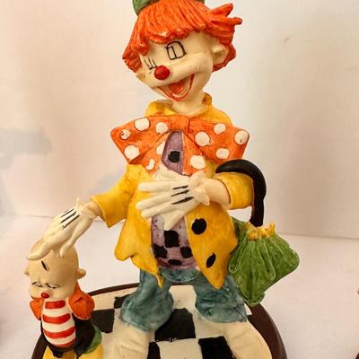 COLLECTIBLE CLOWN STATUE LOT