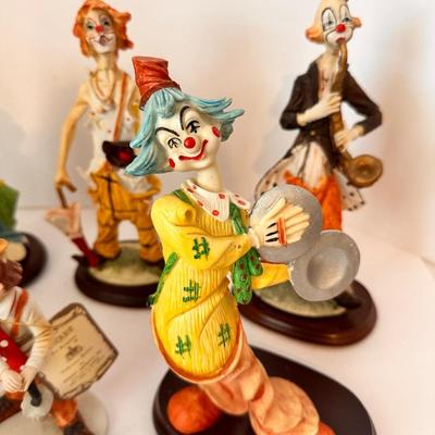 COLLECTIBLE CLOWN STATUE LOT
