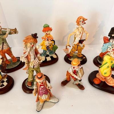 COLLECTIBLE CLOWN STATUE LOT