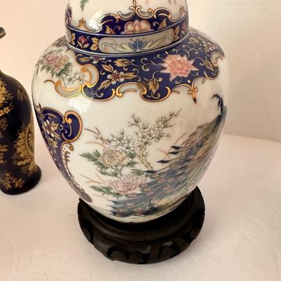COLLECTABLE ORIENTAL JAR LOT 