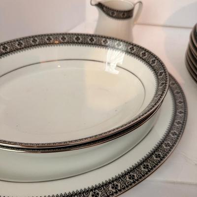NORITAKE SEGOVIA CHINA SET 