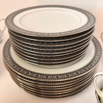 NORITAKE SEGOVIA CHINA SET 