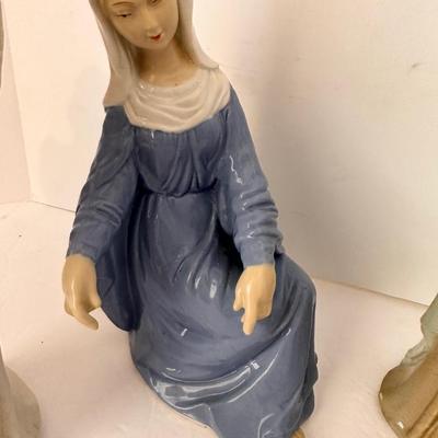VINTAGE NATIVITY FIGURINE LOT 
