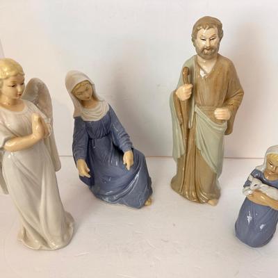 VINTAGE NATIVITY FIGURINE LOT 