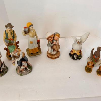 COLLECTIBLE FIGURINE LOT