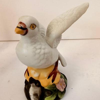 COLLECTIBLE FIGURINE LOT