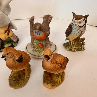 COLLECTIBLE FIGURINE LOT
