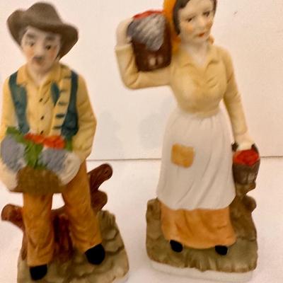 COLLECTIBLE FIGURINE LOT