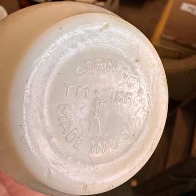 VINTAGE COLLECTABLE GLASSWARE LOT 