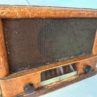 VINTAGE LADDER, RADIO, AND HULL LOT 