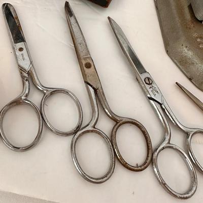 COLLECTABLE SCISSORS, TEXTILE INSPECTION LOUPE LOT