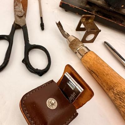 COLLECTABLE SCISSORS, TEXTILE INSPECTION LOUPE LOT