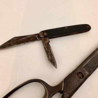 COLLECTABLE SCISSORS, TEXTILE INSPECTION LOUPE LOT